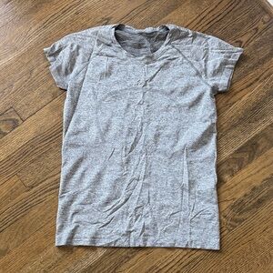 Lululemon tee